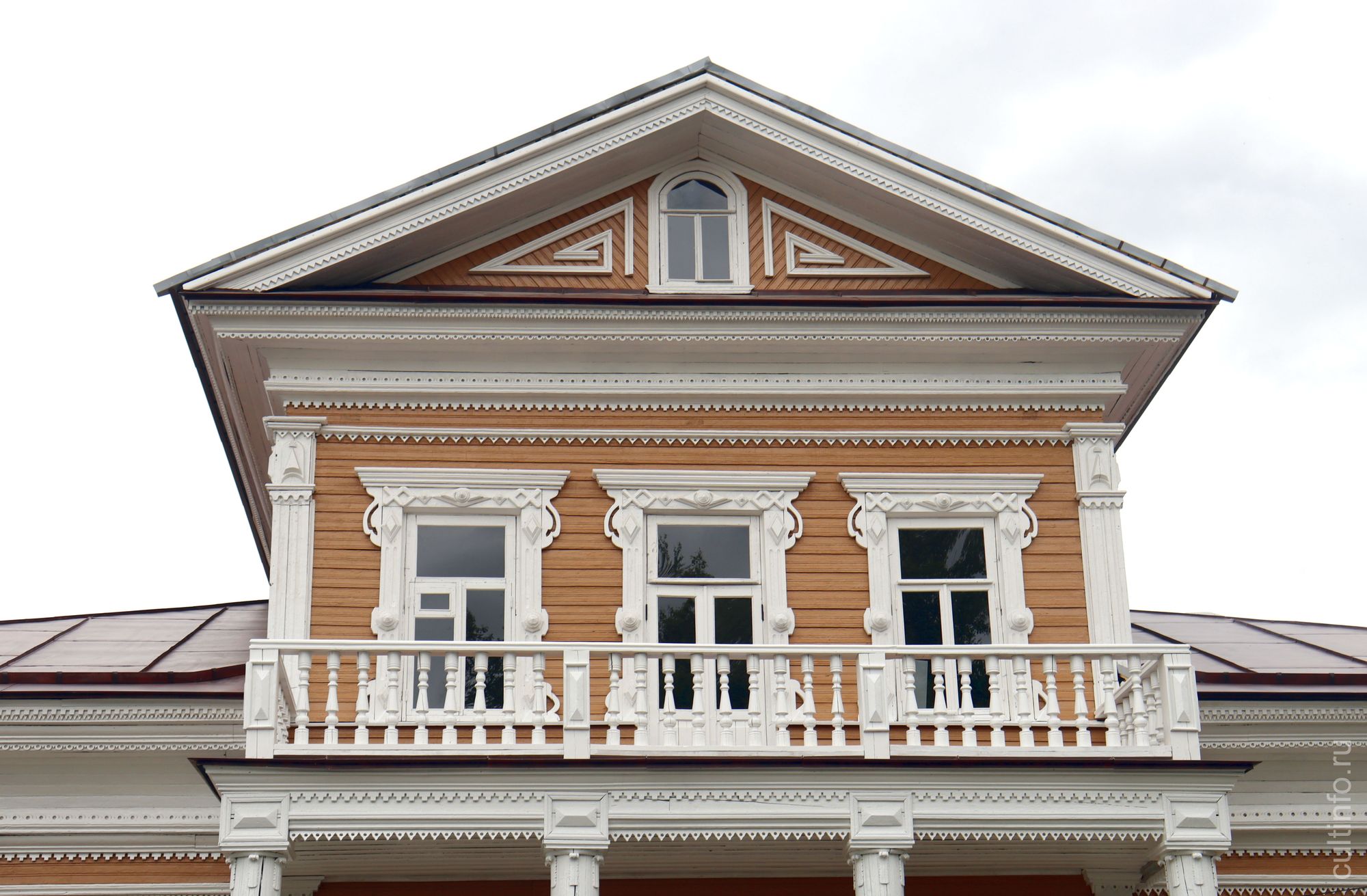 Новый «Салют», деревянная Вологда и тайны дома Засецких