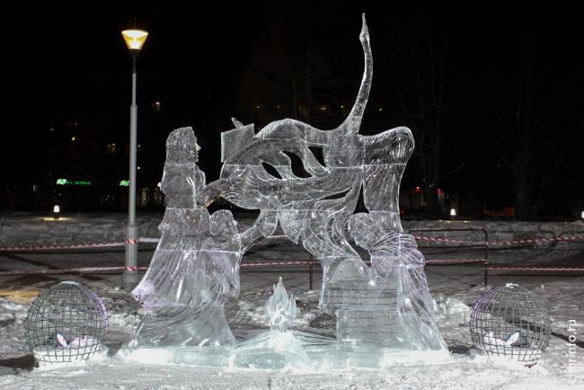 Конкурс ледяных скульптур в Череповце в этом году посвящен 60-летию первого полета человека в космос